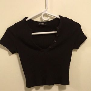 CROPPED BLACK TEE